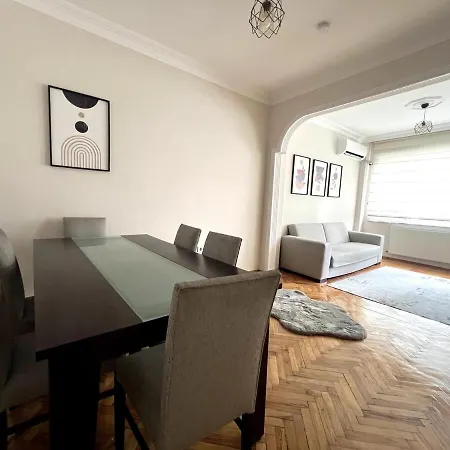 Modern 2-br Near Yildiz Metro Station Istambul
