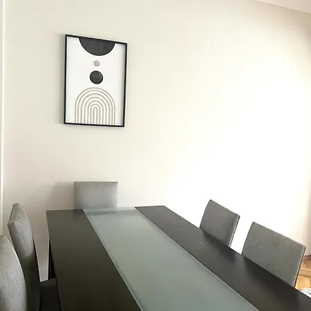 Modern 2-br Near Yildiz Metro Station Istambul