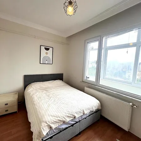 Modern 2-br Near Yildiz Metro Station * Istanbul